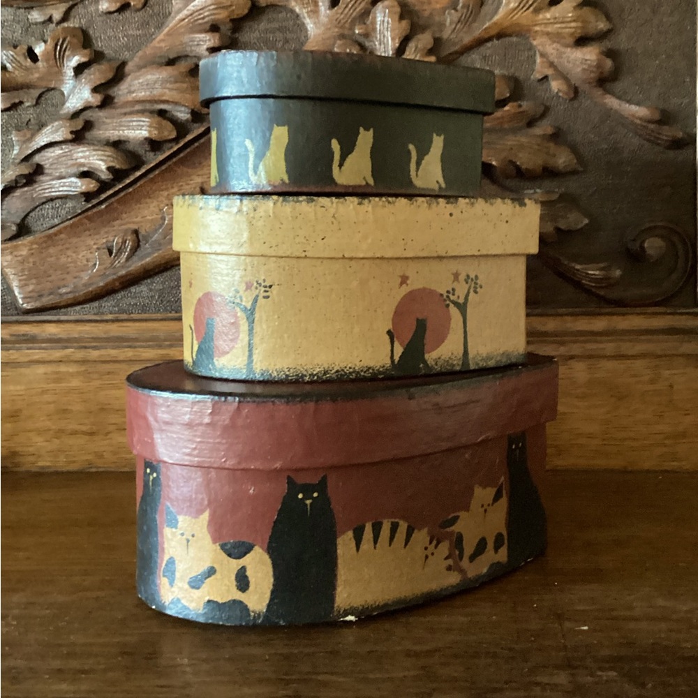 Primitive Art ♥︎Shaped Boxes: Cat motifs 🐈‍⬛